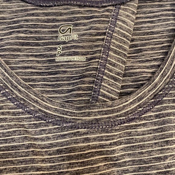 GAP Open-Back, Crew-Neck Tank - Picture 13 of 14